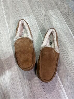 UGG Men's Chestnut Brown Suede Shearling Slip-On Loafers